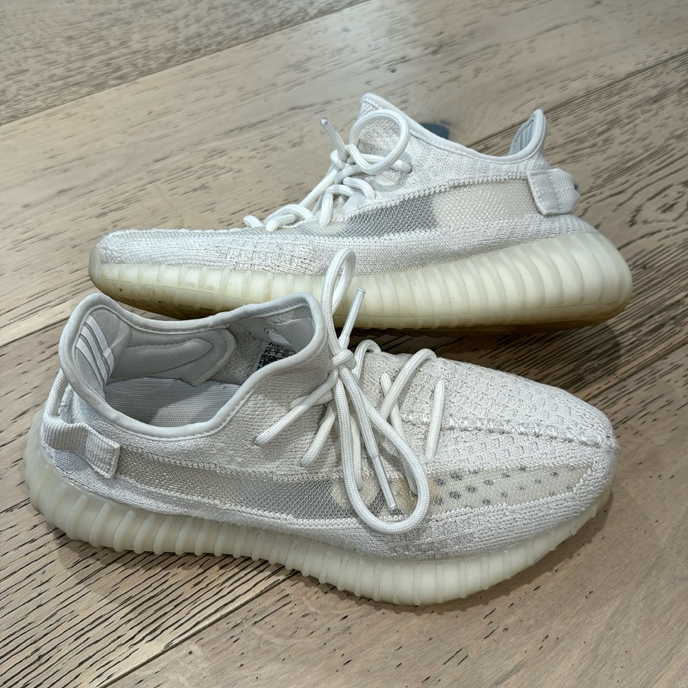 Adidas Yeezy Boost 350 (size 7.5M/8.5W)